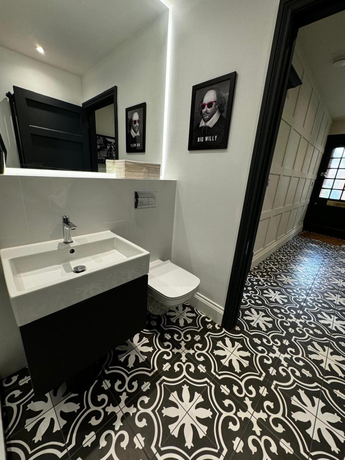 Macbeths Corner High End Luxury Apartment In Centre With Parking Stratford-upon-Avon Exteriör bild