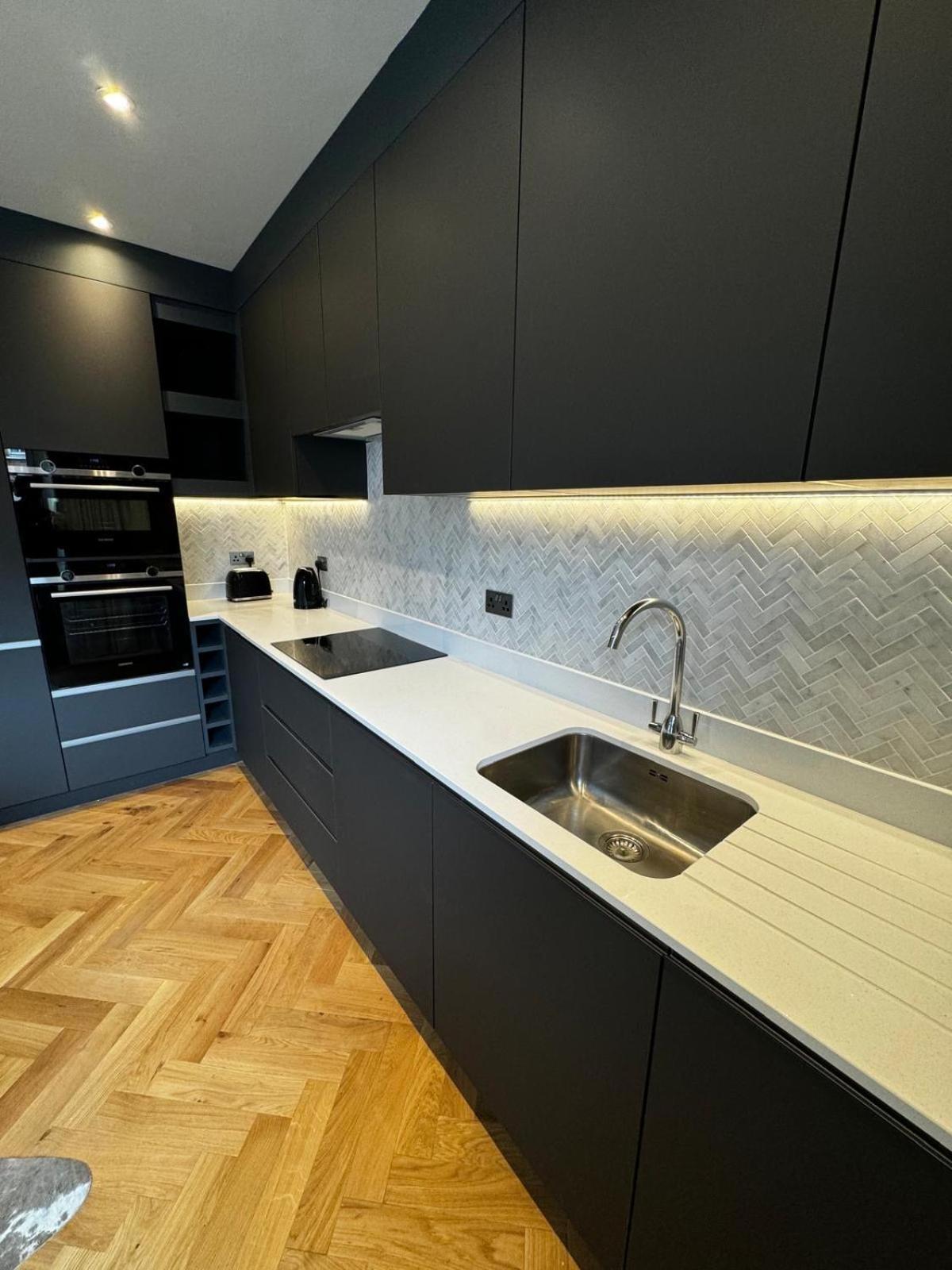 Macbeths Corner High End Luxury Apartment In Centre With Parking Stratford-upon-Avon Exteriör bild