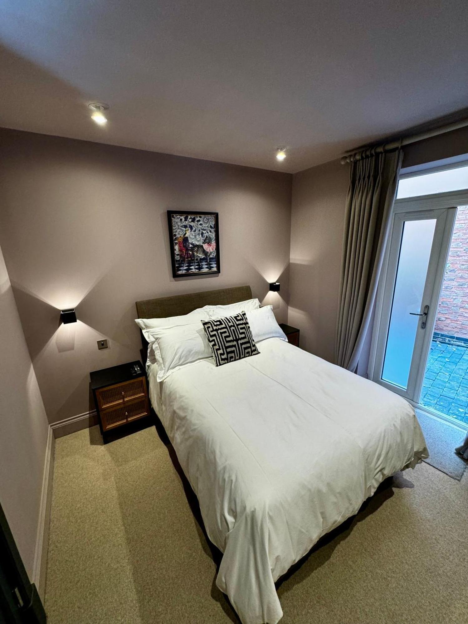 Macbeths Corner High End Luxury Apartment In Centre With Parking Stratford-upon-Avon Exteriör bild