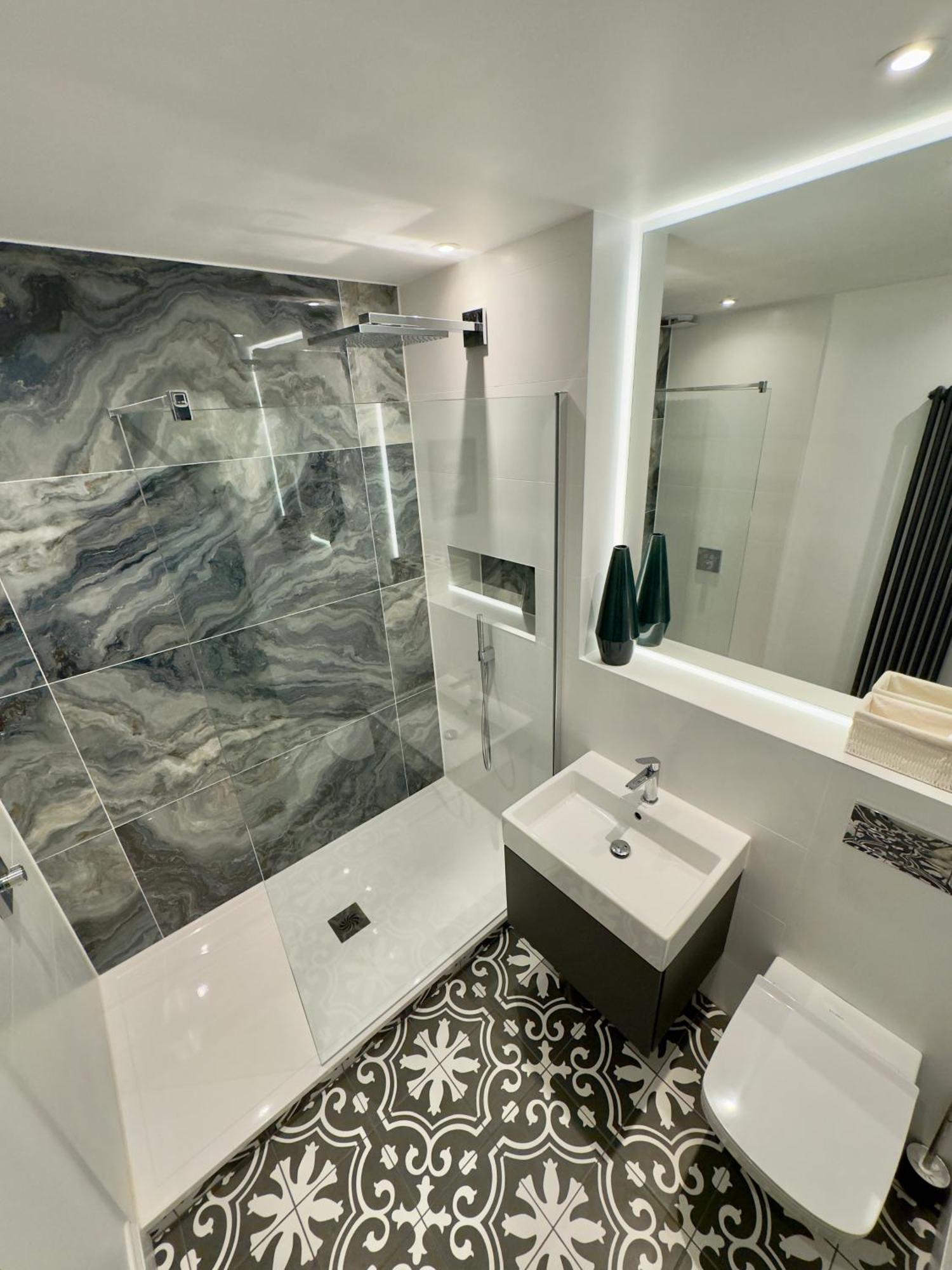 Macbeths Corner High End Luxury Apartment In Centre With Parking Stratford-upon-Avon Exteriör bild